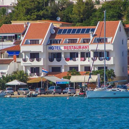 House Hotel Plava Laguna Tisno Eksteriør bilde