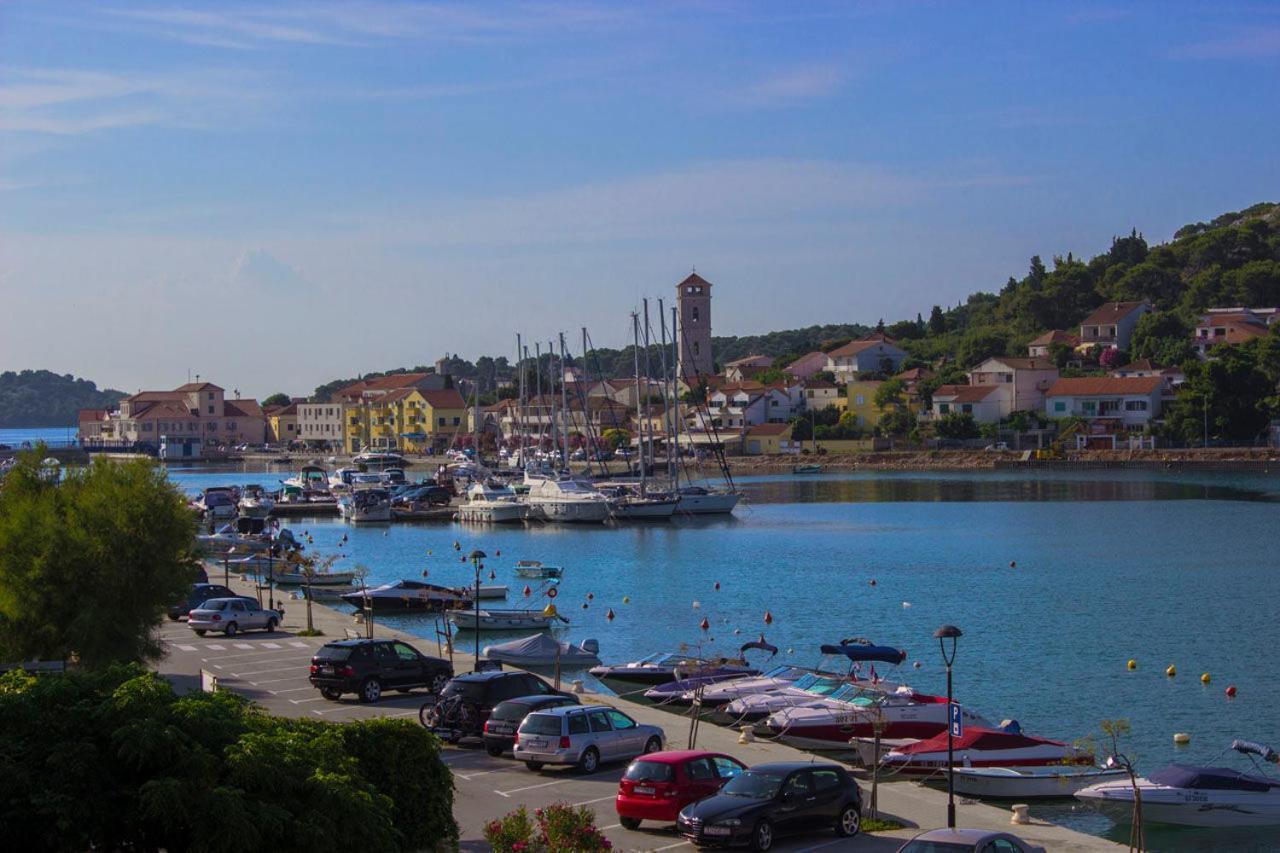 House Hotel Plava Laguna Tisno Rom bilde