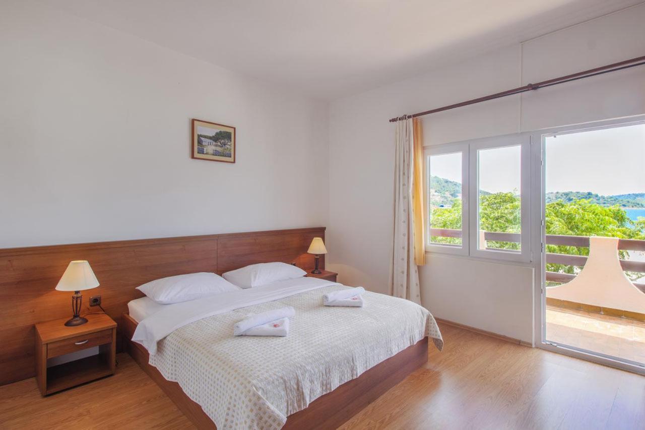 House Hotel Plava Laguna Tisno Rom bilde