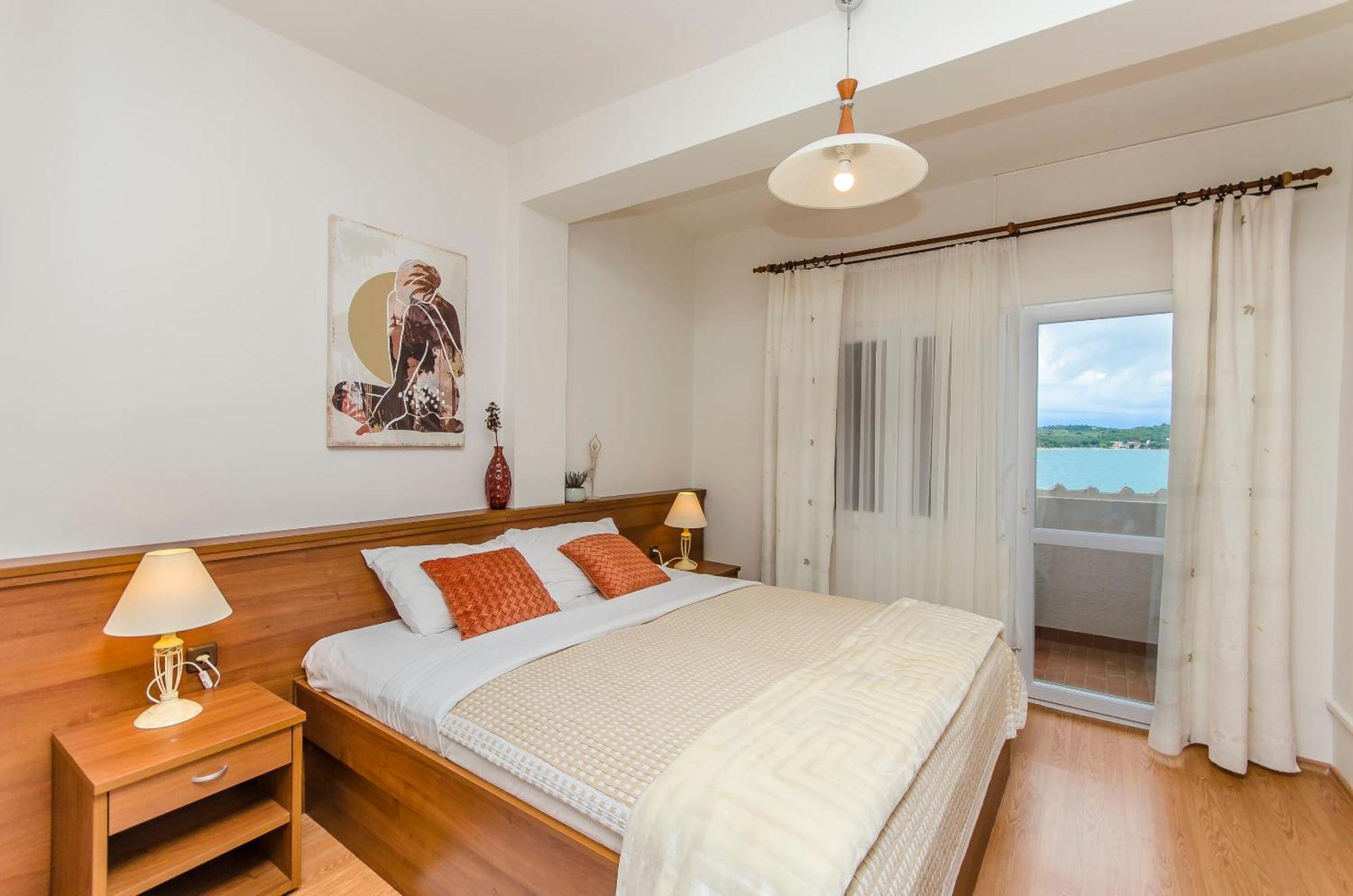 House Hotel Plava Laguna Tisno Eksteriør bilde