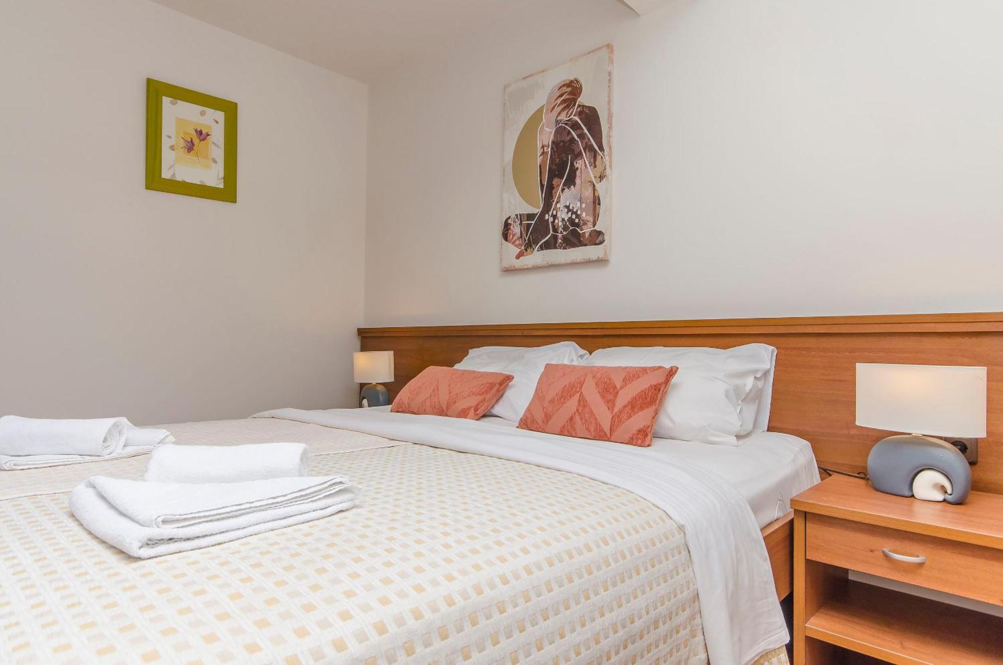 House Hotel Plava Laguna Tisno Eksteriør bilde