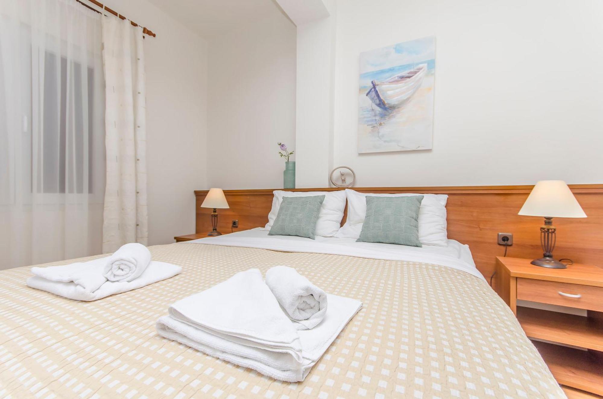 House Hotel Plava Laguna Tisno Eksteriør bilde