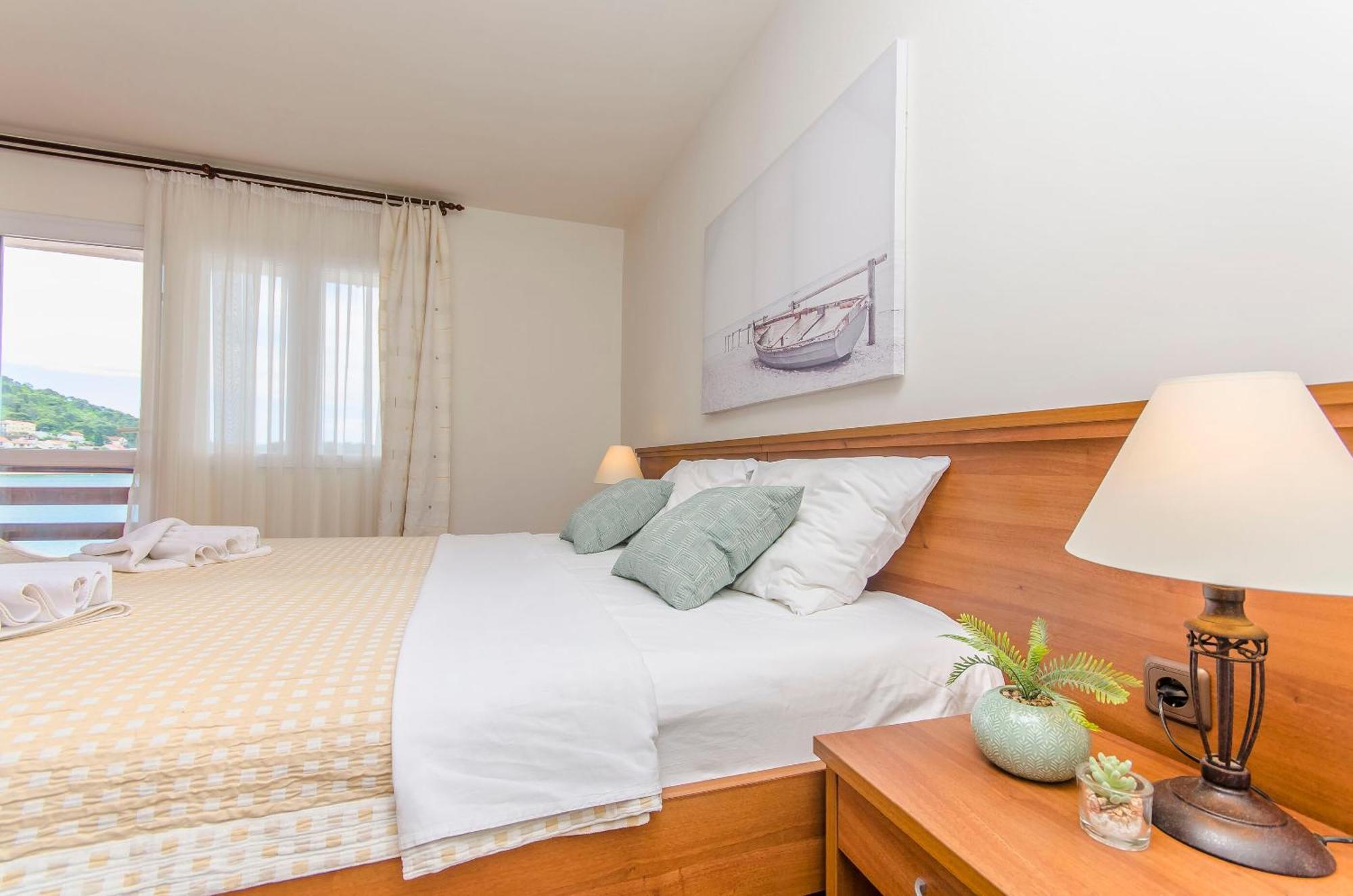 House Hotel Plava Laguna Tisno Eksteriør bilde