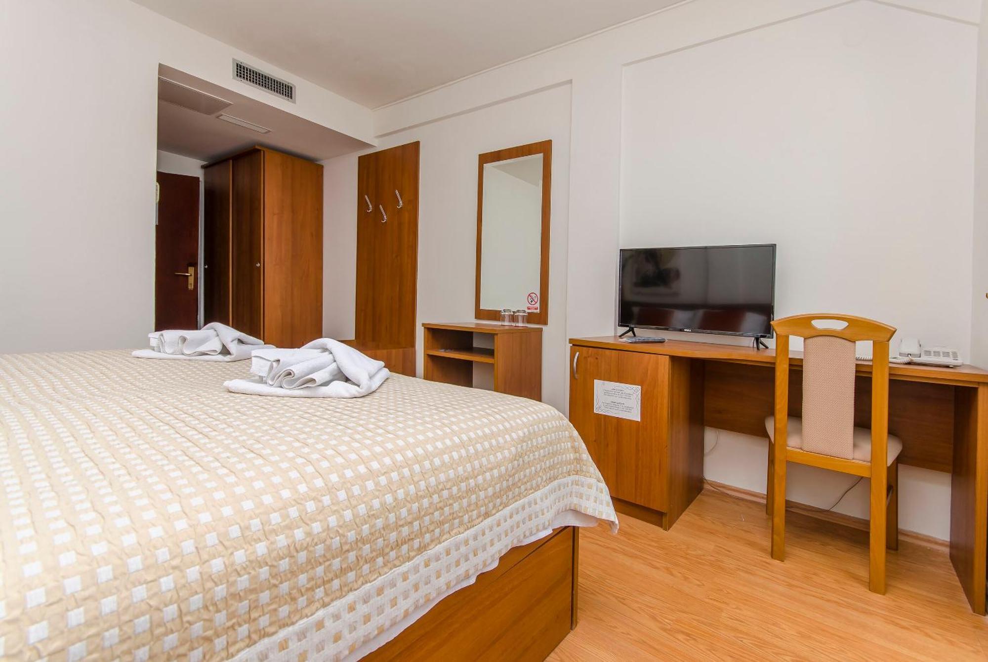 House Hotel Plava Laguna Tisno Eksteriør bilde