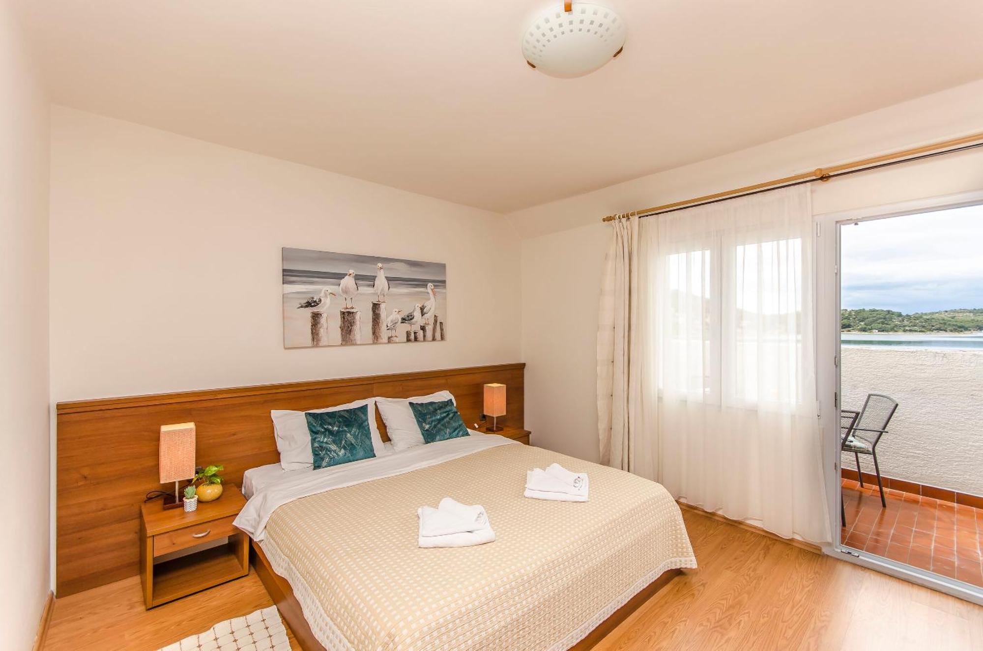House Hotel Plava Laguna Tisno Eksteriør bilde