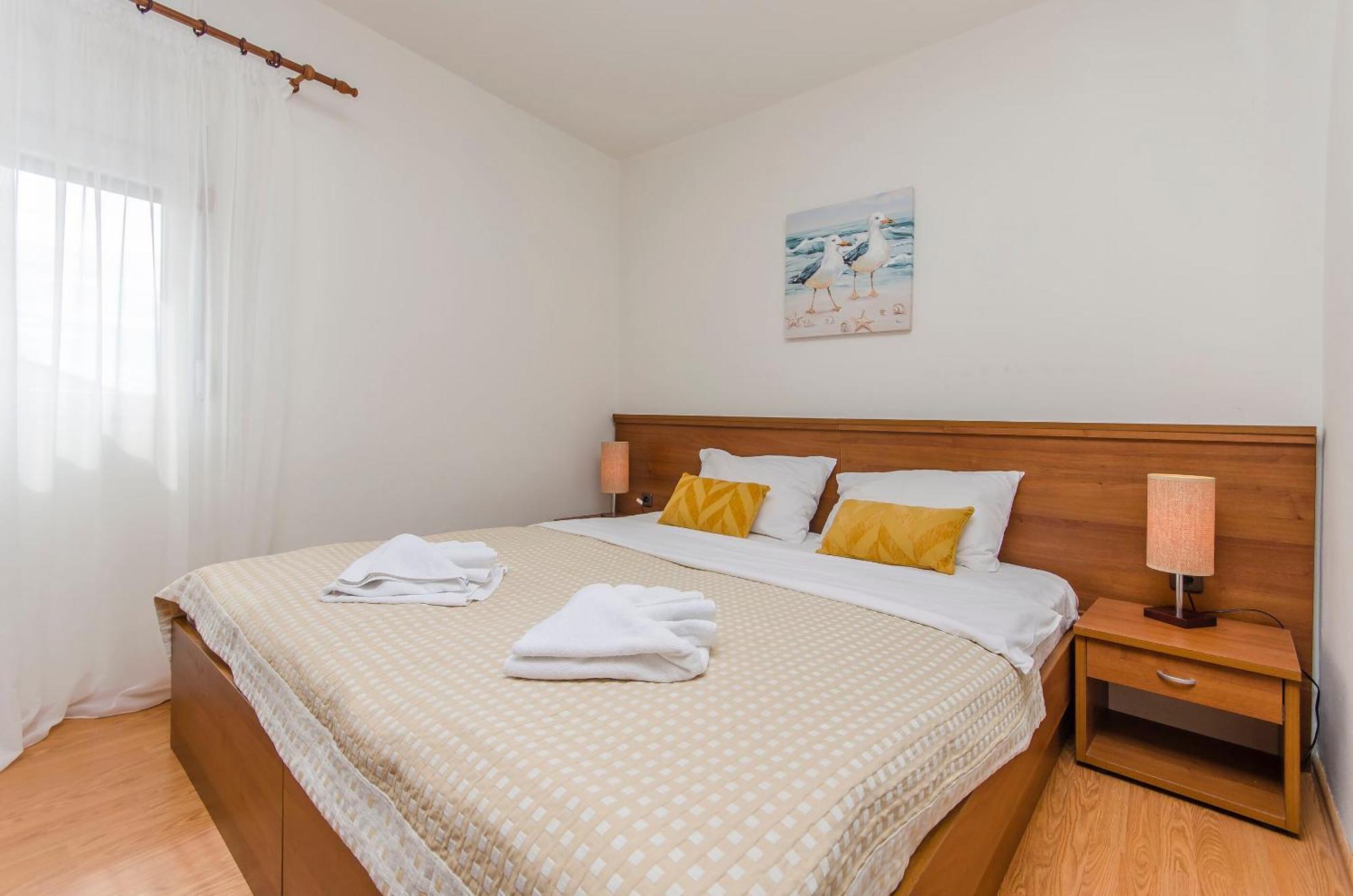 House Hotel Plava Laguna Tisno Eksteriør bilde