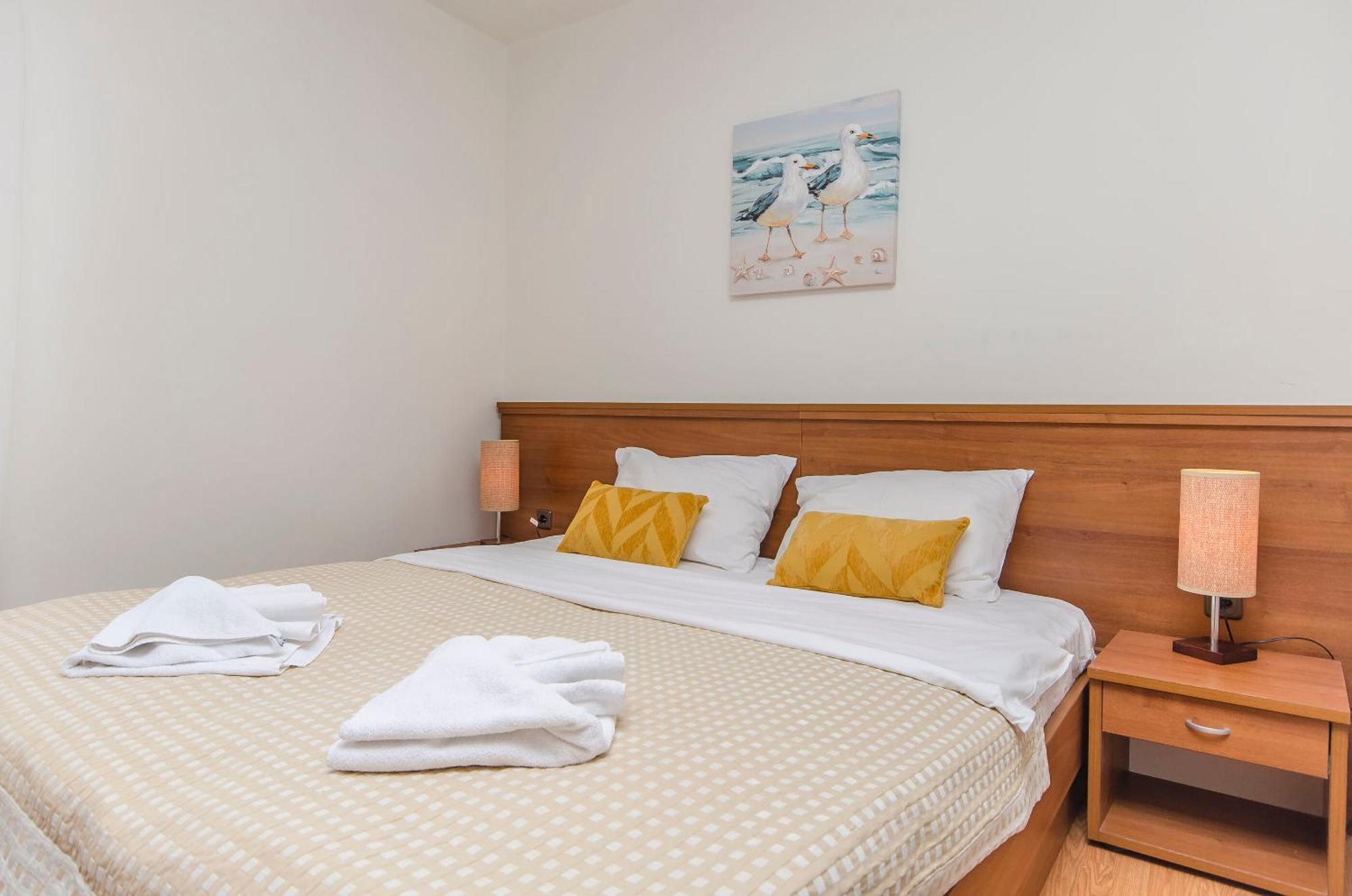 House Hotel Plava Laguna Tisno Eksteriør bilde